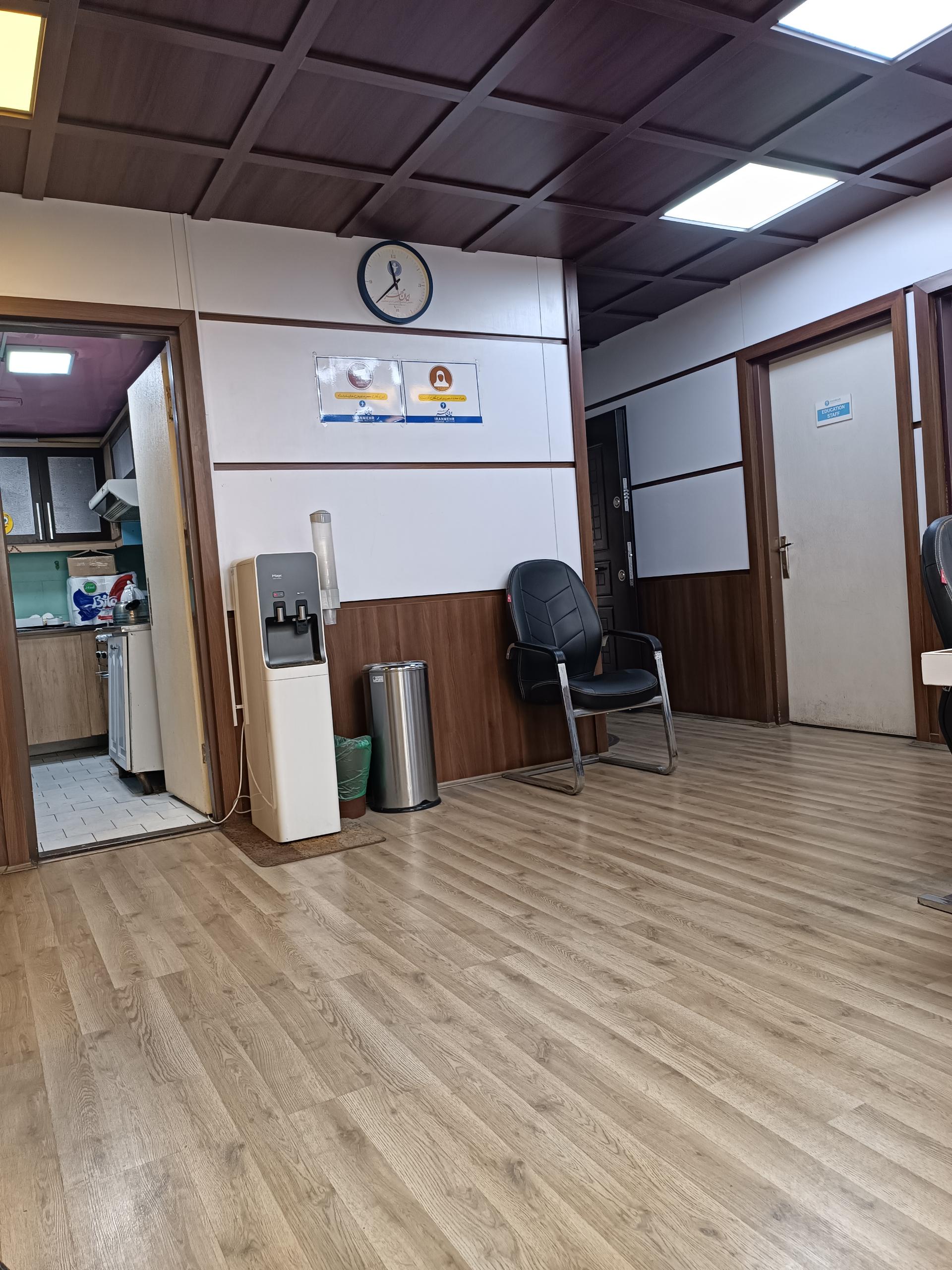 عکس موسسه زبان ایرانمهر