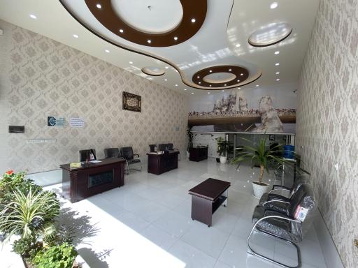 عکس مشاورین املاک سفارت 2