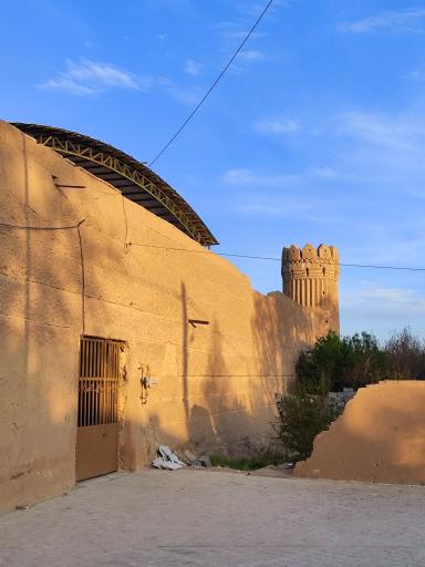 عکس قلعه منگاباد 