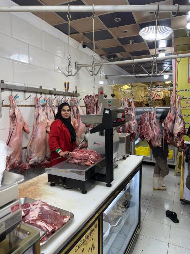 عکس سوپرگوشت بانوی قصاب