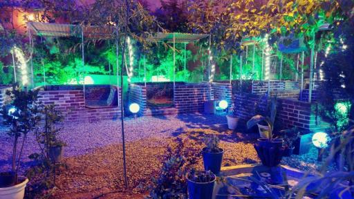 عکس رستوران سنتی شب فیروزه ای