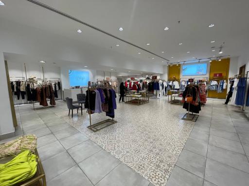 عکس فروشگاه لباس زنانه نوادو