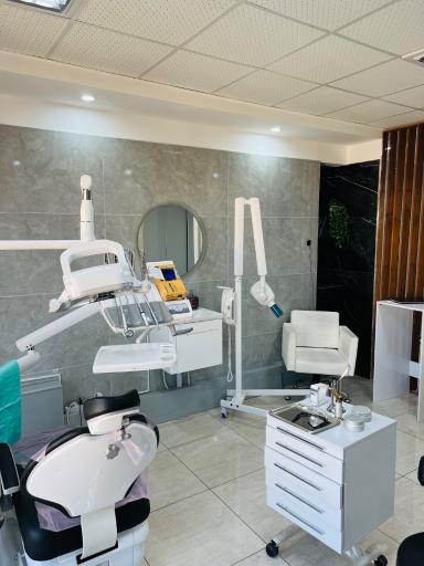 عکس دکتر امیرحسین دوگوهر