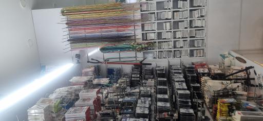 عکس فروشگاه موبایل تیلیفون