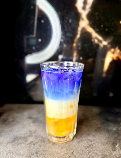 عکس کافه تراس بلوط