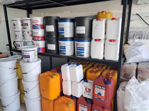 عکس فروشگاه محصولات افزودنی بتن و شیمیایی ساختمان 