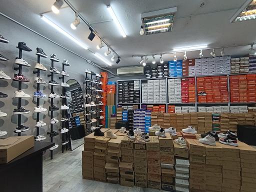 عکس کفش و کتونی سارا