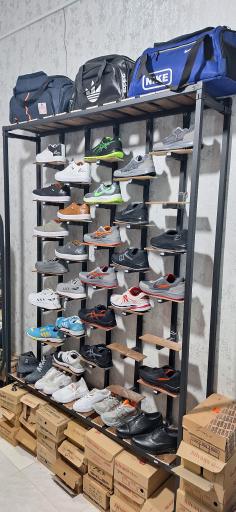 عکس فروشگاه کفش و کتونی پامامد