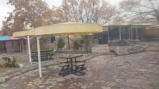 عکس رستوران آلاچیق رنگی