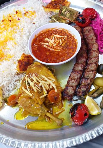 رستوران آلاچیق رنگی