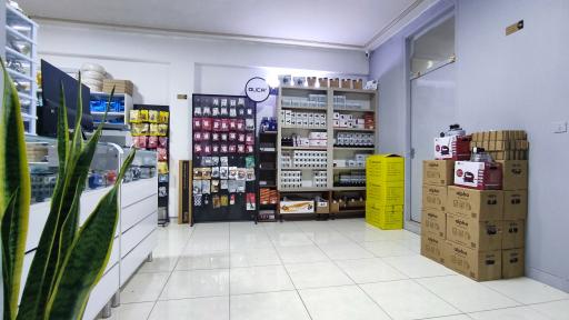 عکس فروشگاه سرد و گرم