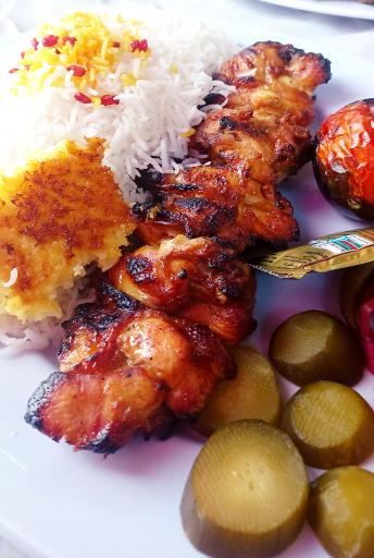 رستوران آلاچیق رنگی