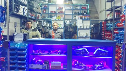 عکس تعمیرگاه ایران دماوند