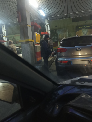 عکس پمپ بنزین  رسالت