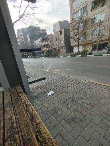 عکس ایستگاه اتوبوس تلاش 13