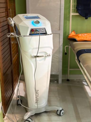 عکس فیزیوتراپی و‌ آب درمانی سی وان (سیوان)