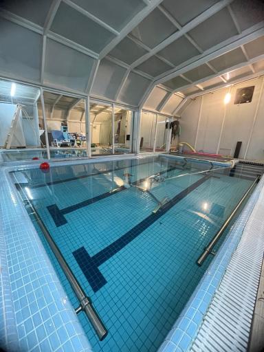 عکس فیزیوتراپی و‌ آب درمانی سی وان (سیوان)