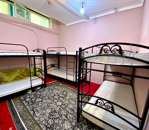 عکس سالن مطالعه و کتابخانه دخترانه فرهنگ اندیشه