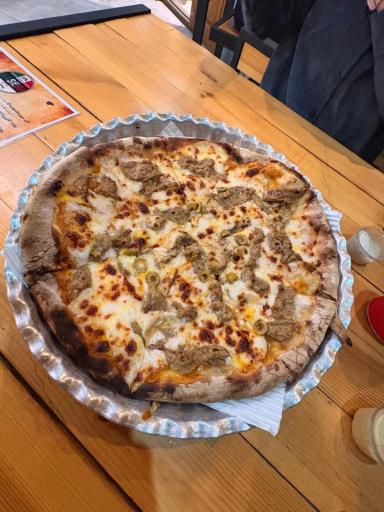 عکس پیتزا ایتالیایی ناصری