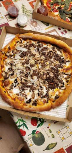 عکس پیتزا ایتالیایی ناصری