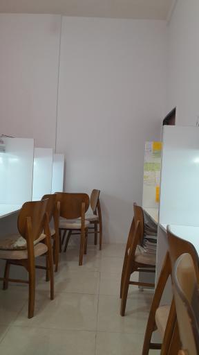 عکس سالن مطالعه و کتابخانه دخترانه فرهنگ اندیشه