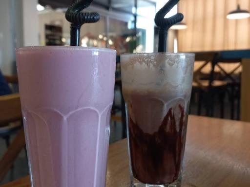 عکس وی کافه