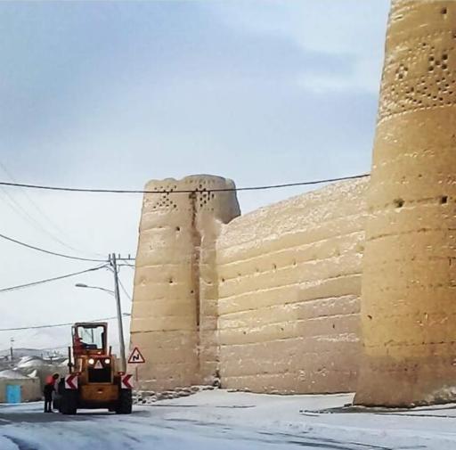 عکس قلعه تاریخی دماب