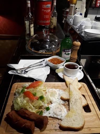 کافه آدم و حوا