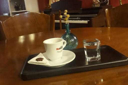 عکس کافه آدم و حوا