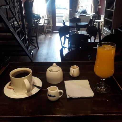 کافه آدم و حوا