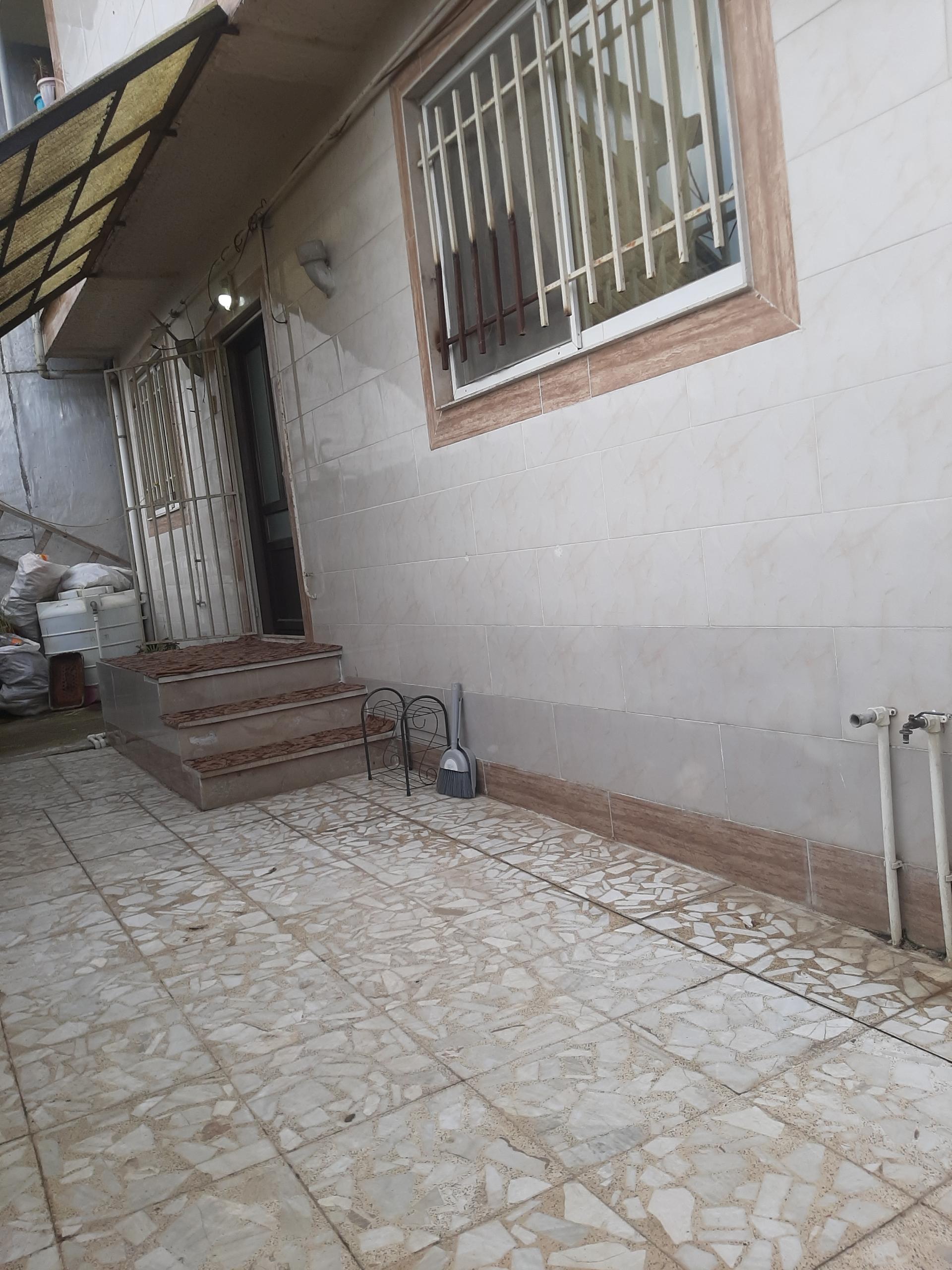 عکس خانه مسافر تی تی خانم