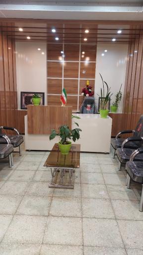 عکس مشاور املاک معقولی