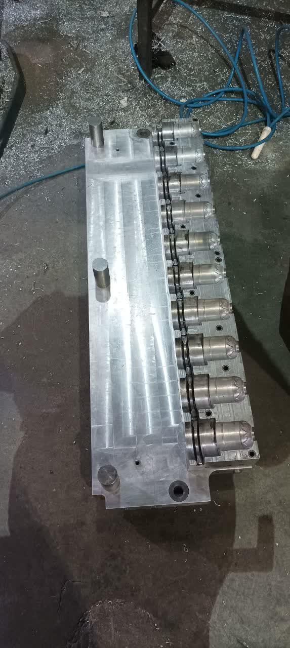 عکس کارگاه آکام قالب پارس