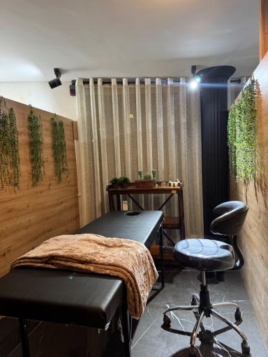 عکس سالن زیبایی آذین دخت