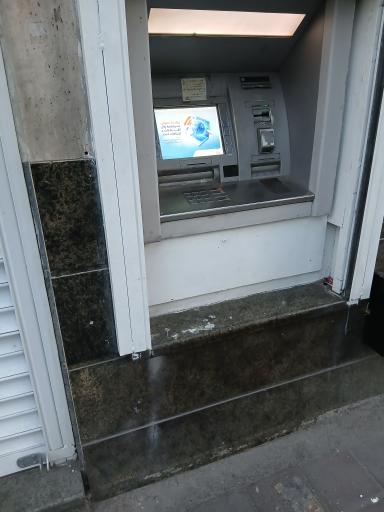 عکس عابر بانک ملی