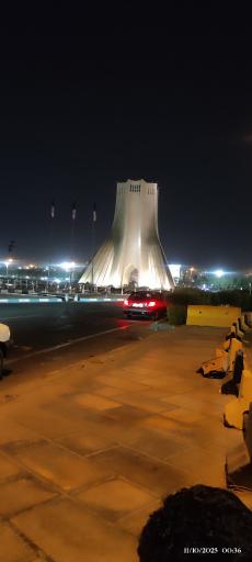 عکس پارکینگ برج آزادی