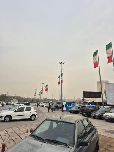 عکس پارکینگ برج آزادی