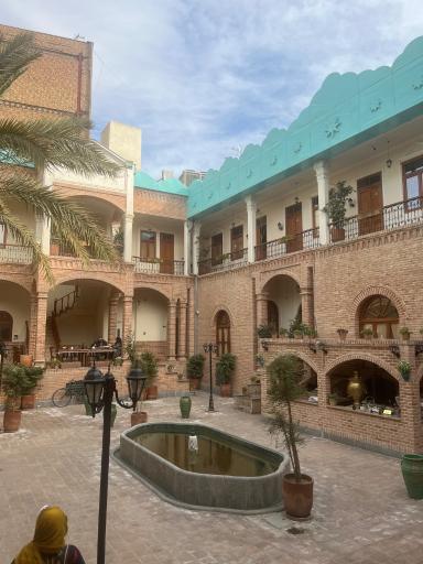 عکس عمارت ملوکانه