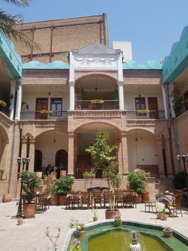 عکس عمارت ملوکانه