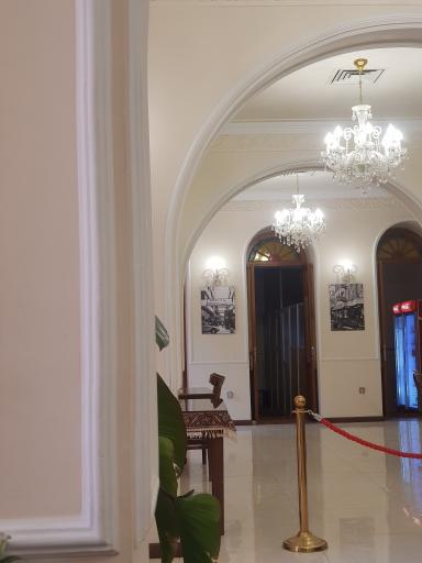 عکس عمارت ملوکانه