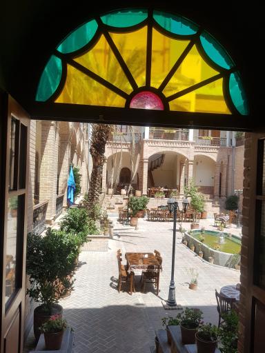 عکس عمارت ملوکانه
