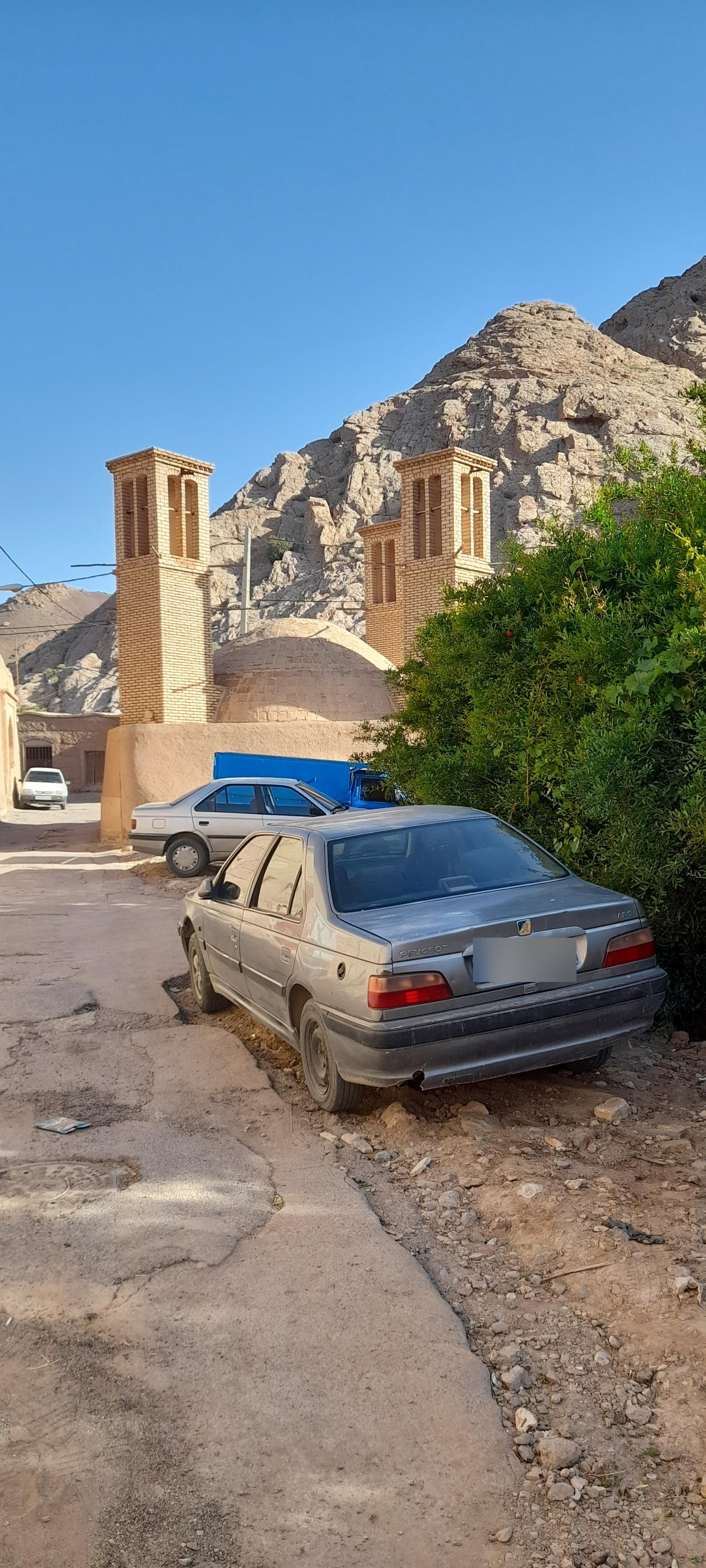 عکس آب انبار باغ مورتین