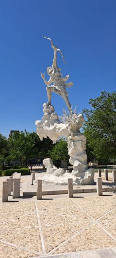 عکس مجسمه آرش کمان گیر