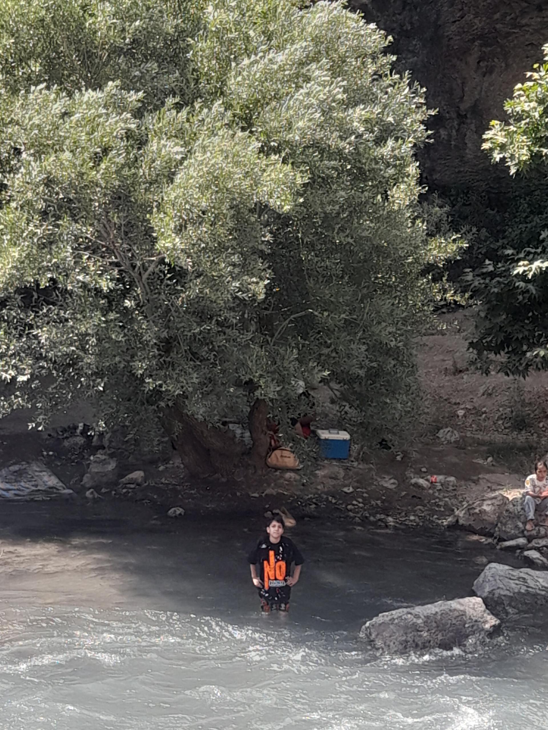 عکس آبشار فصلی