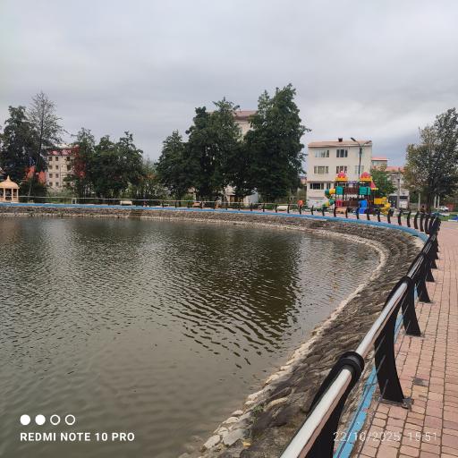 عکس استخر و پارک پاشوران