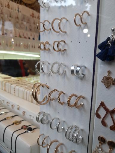 عکس بازارچه خود اشتغالی لاله