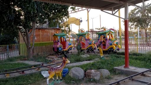 عکس پارک سرزمین شادی