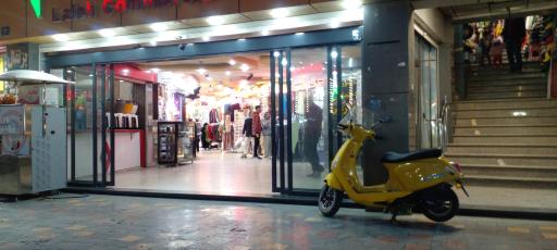 عکس مجتمع تجاری لاله