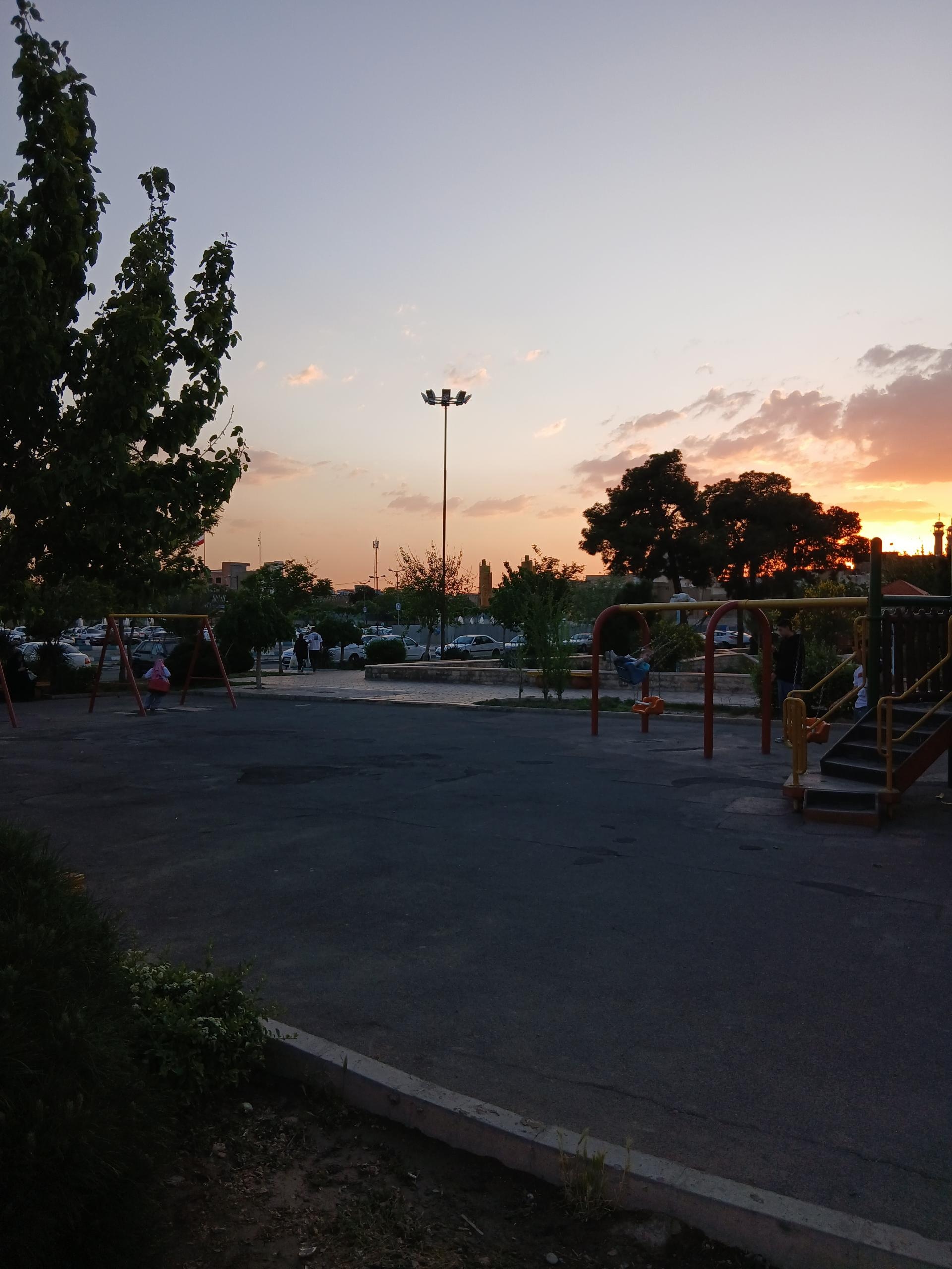 عکس زمین بازی کودکان