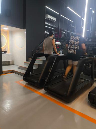 عکس باشگاه بدنسازی رویال پلاس